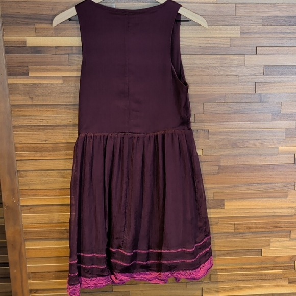 Alya Sleeveless Midi Dress in Plum with Pink Embroidery - Picture 5 of 7